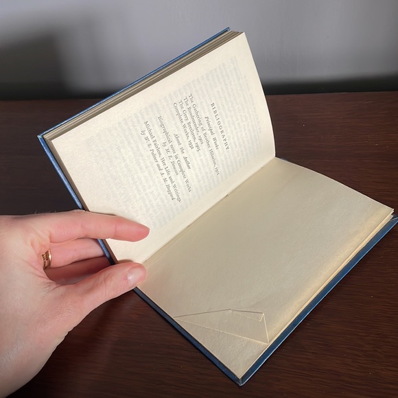 Leather Bound The Roadmender Antique Blue Book - Picture 5 of 6